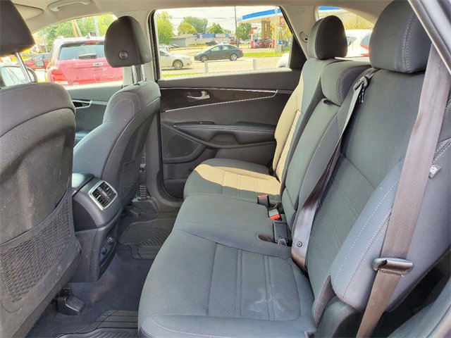 Used 2019 Kia Sorento LX image 26
