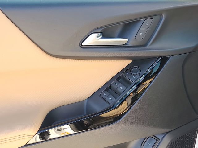 Used 2025 Chevrolet Equinox ACTIV w/ Safety and Technology Package image 21