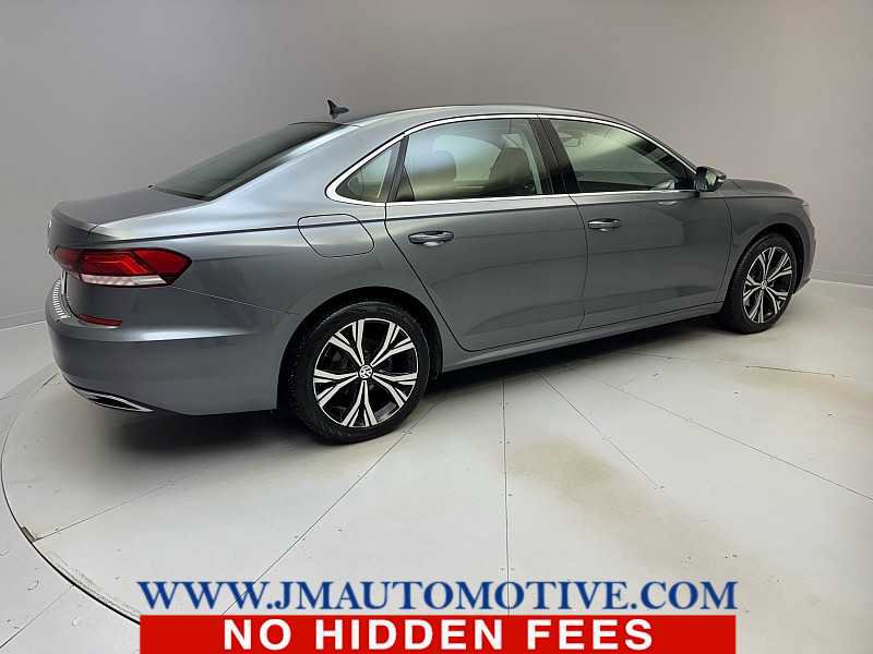 Used 2021 Volkswagen Passat 2.0T SE image 5