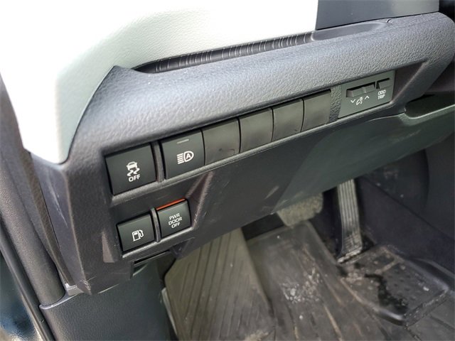 Used 2025 Toyota Sienna XSE image 22