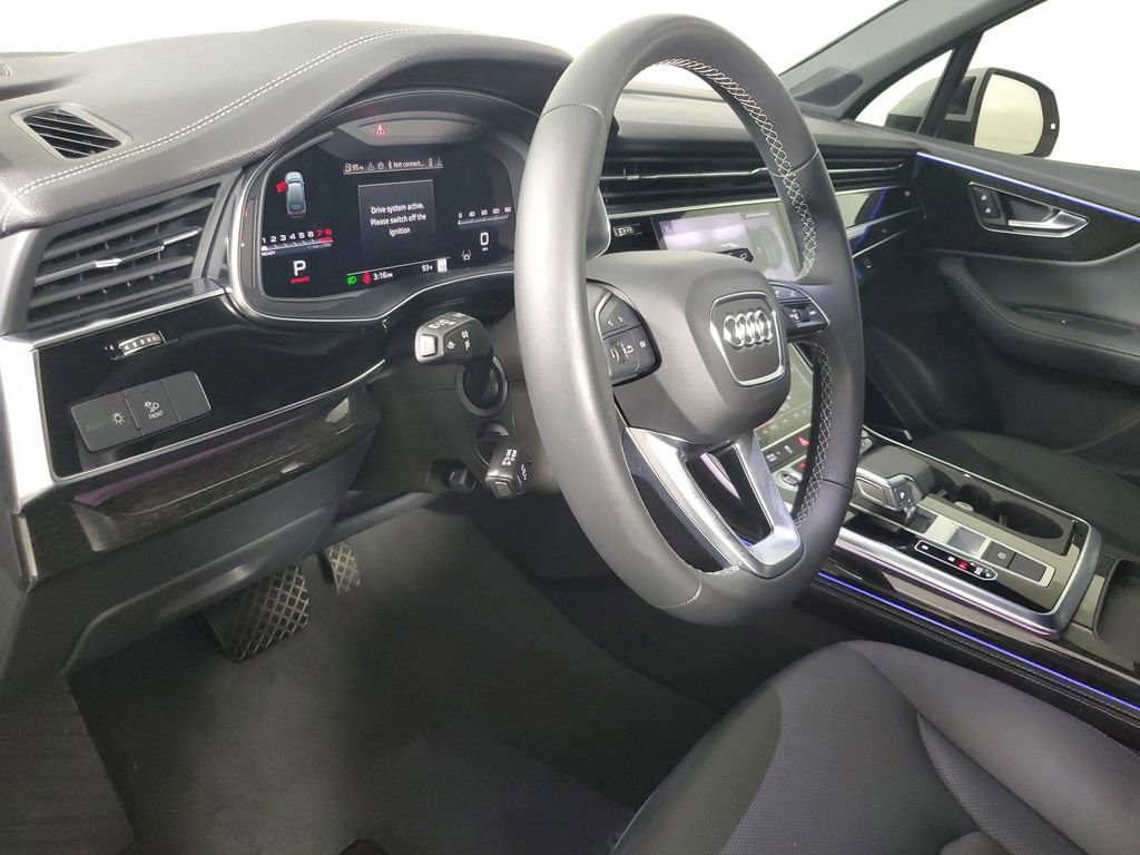 Used 2025 Audi Q7 2.0T Premium Plus w/ Premium Plus Package AWD/4WD image 23