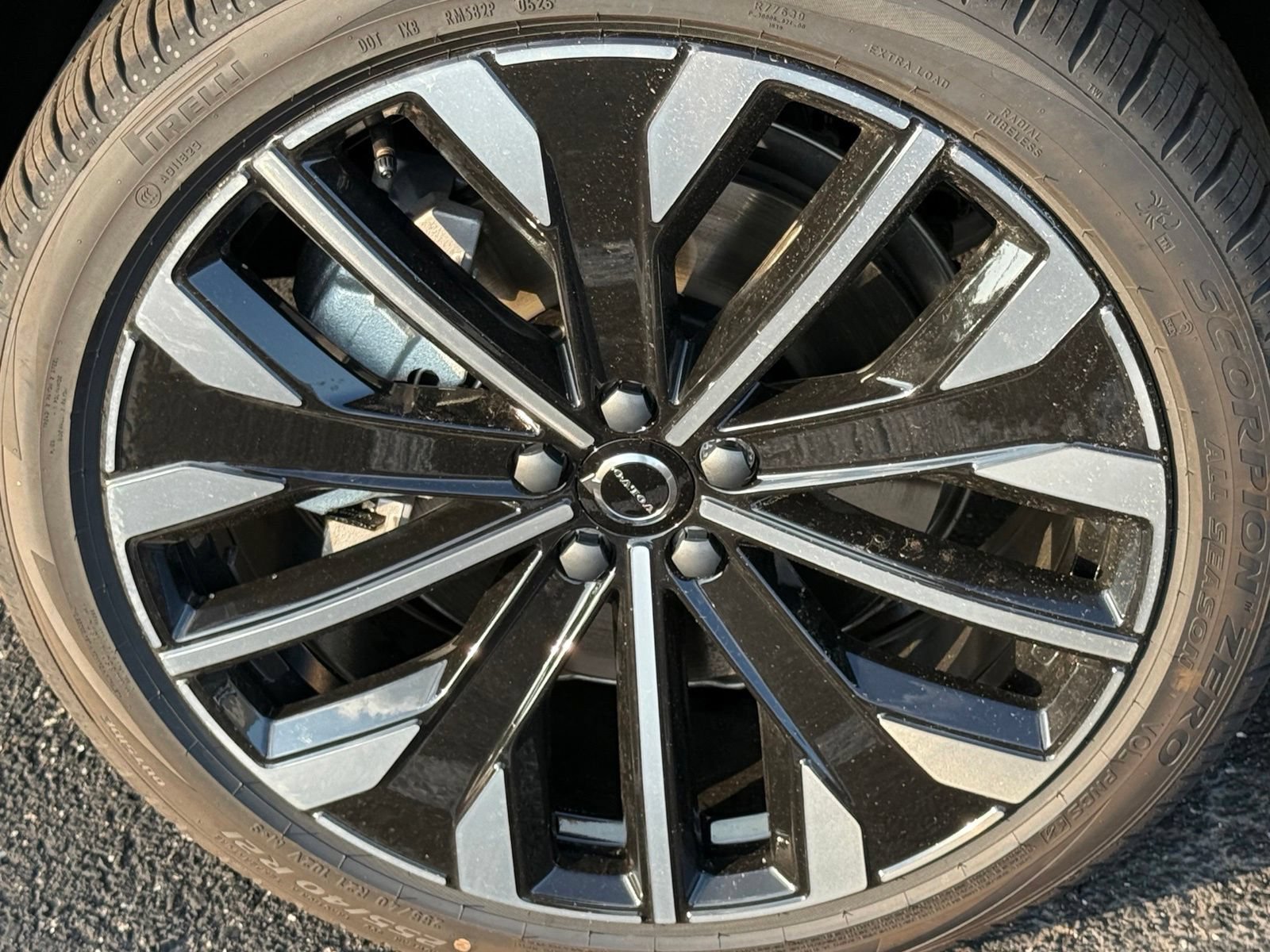 New 2026 Volvo XC60 T8 Ultra w/ Protection Package Premier AWD/4WD image 12