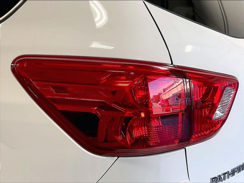 Used 2020 Nissan Pathfinder SV AWD/4WD image 34