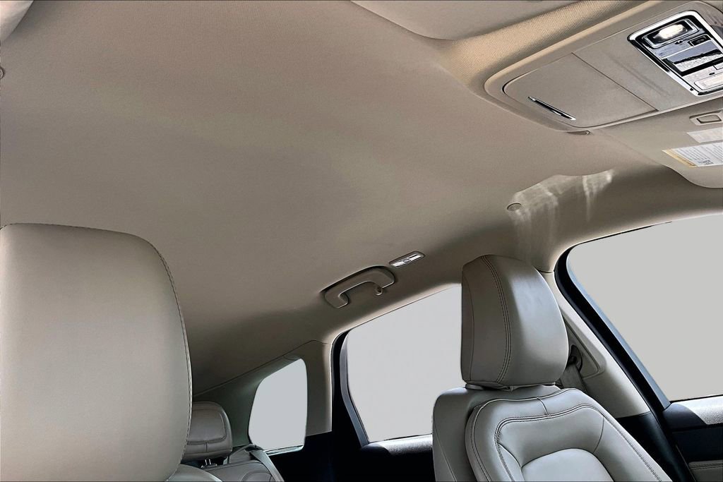 Used 2023 Lincoln Corsair FWD image 17