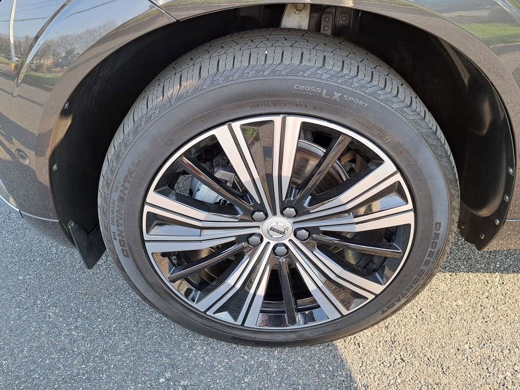 Used 2023 Volvo XC60 B5 Ultimate w/ Climate Package image 33