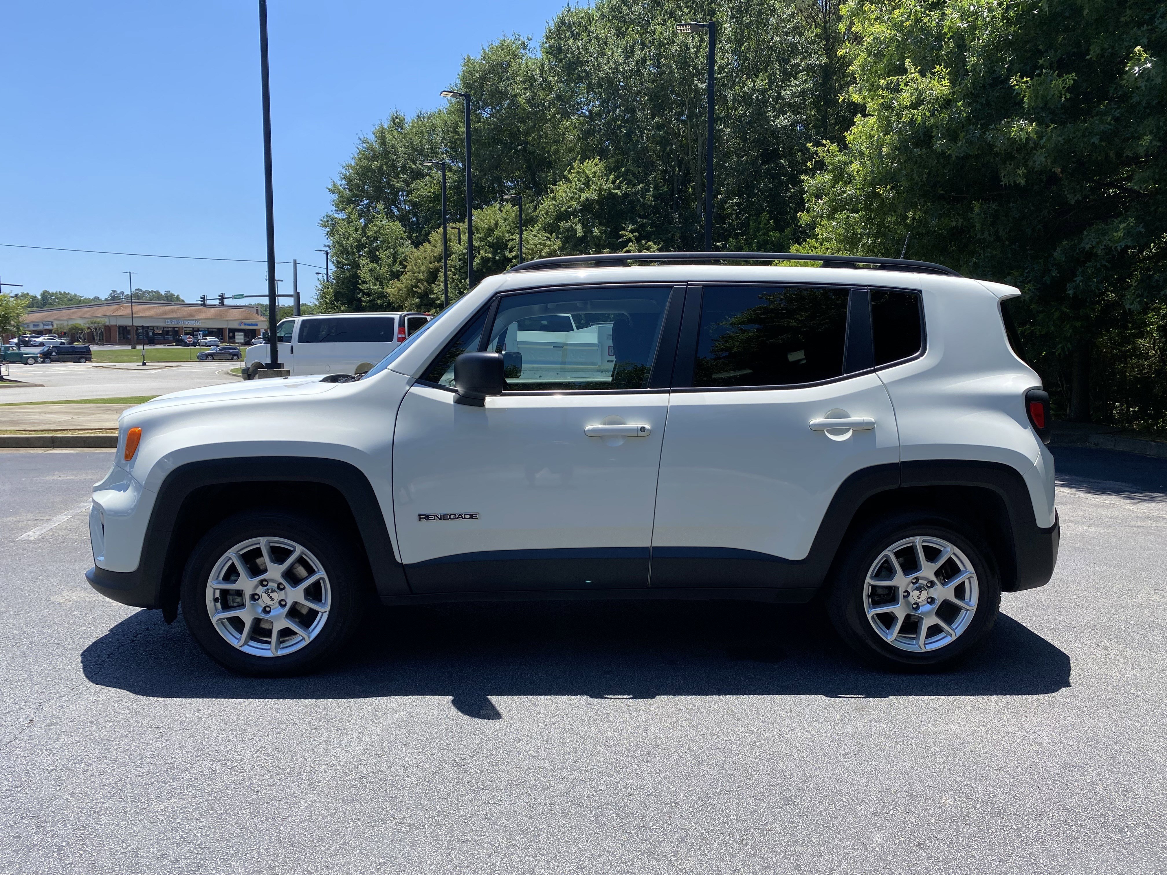 Used 2022 Jeep Renegade Sport w/ Sport Appearance Group AWD/4WD image 6