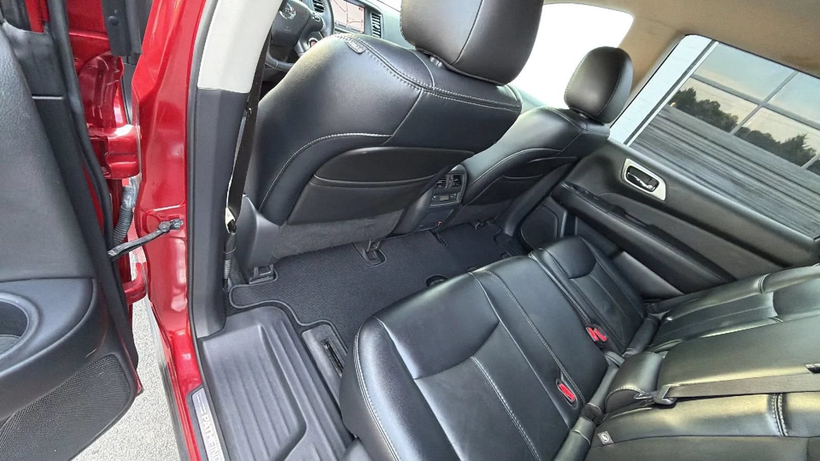 Used 2014 Nissan Pathfinder SL w/ SL Tech Package AWD/4WD image 48