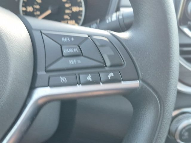 Used 2025 Nissan Altima 2.5 SV FWD image 21