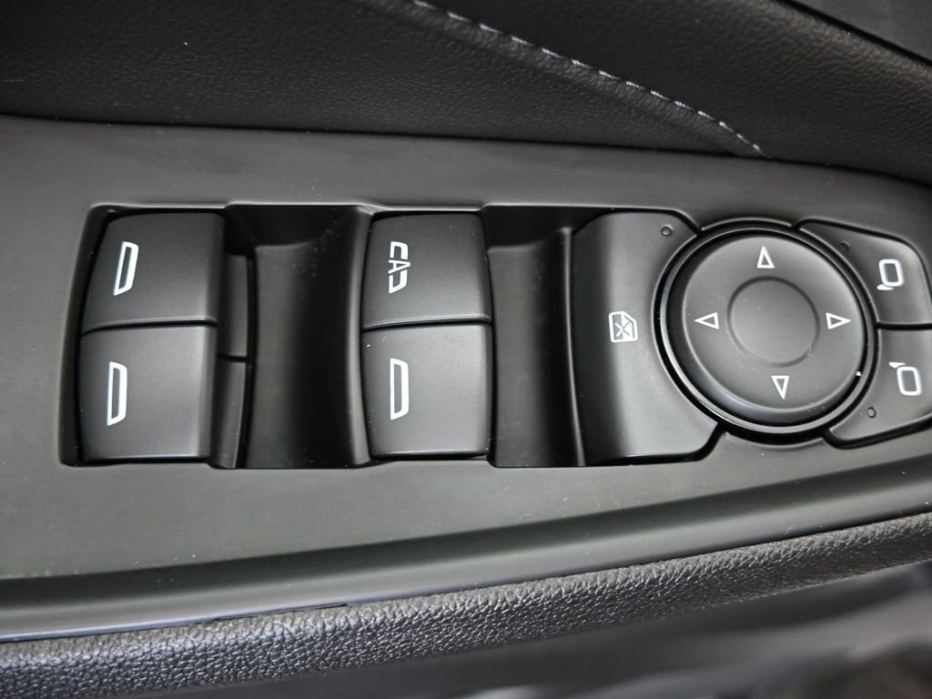 Used 2023 Chevrolet Traverse LT image 25