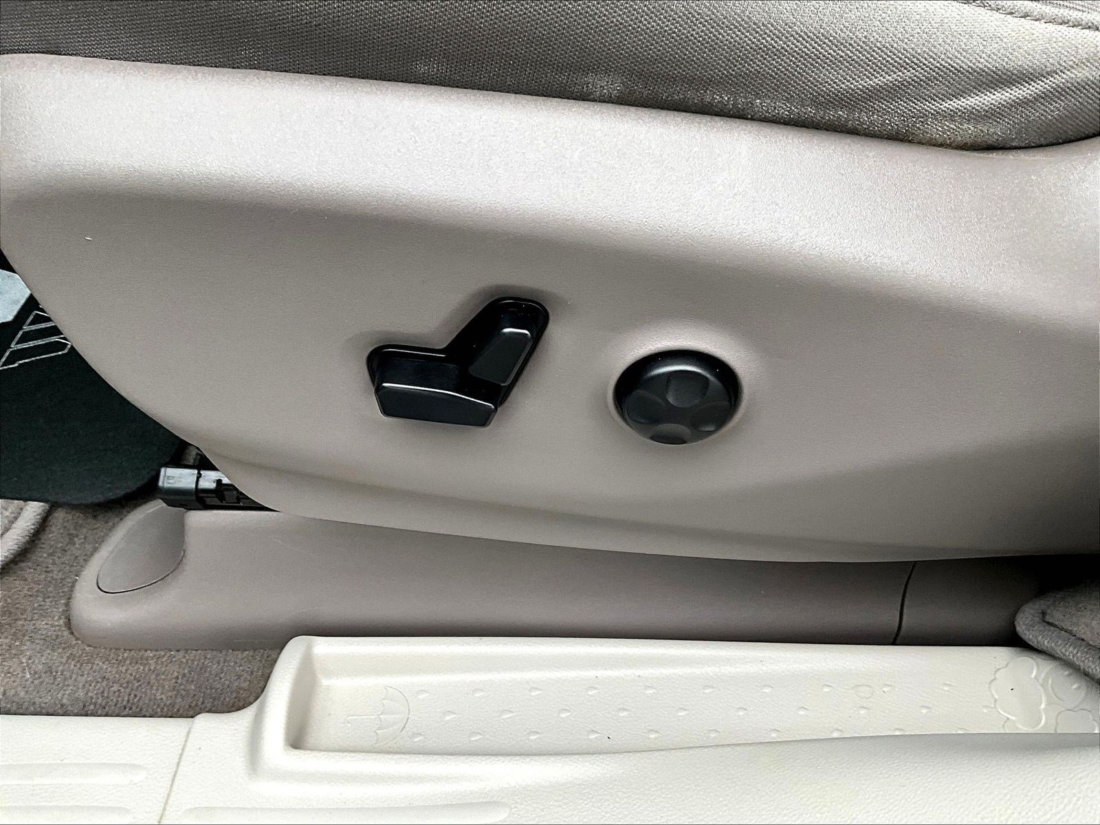 Used 2019 Chrysler Pacifica Touring Plus w/ Advanced Safetytec Group FWD image 34