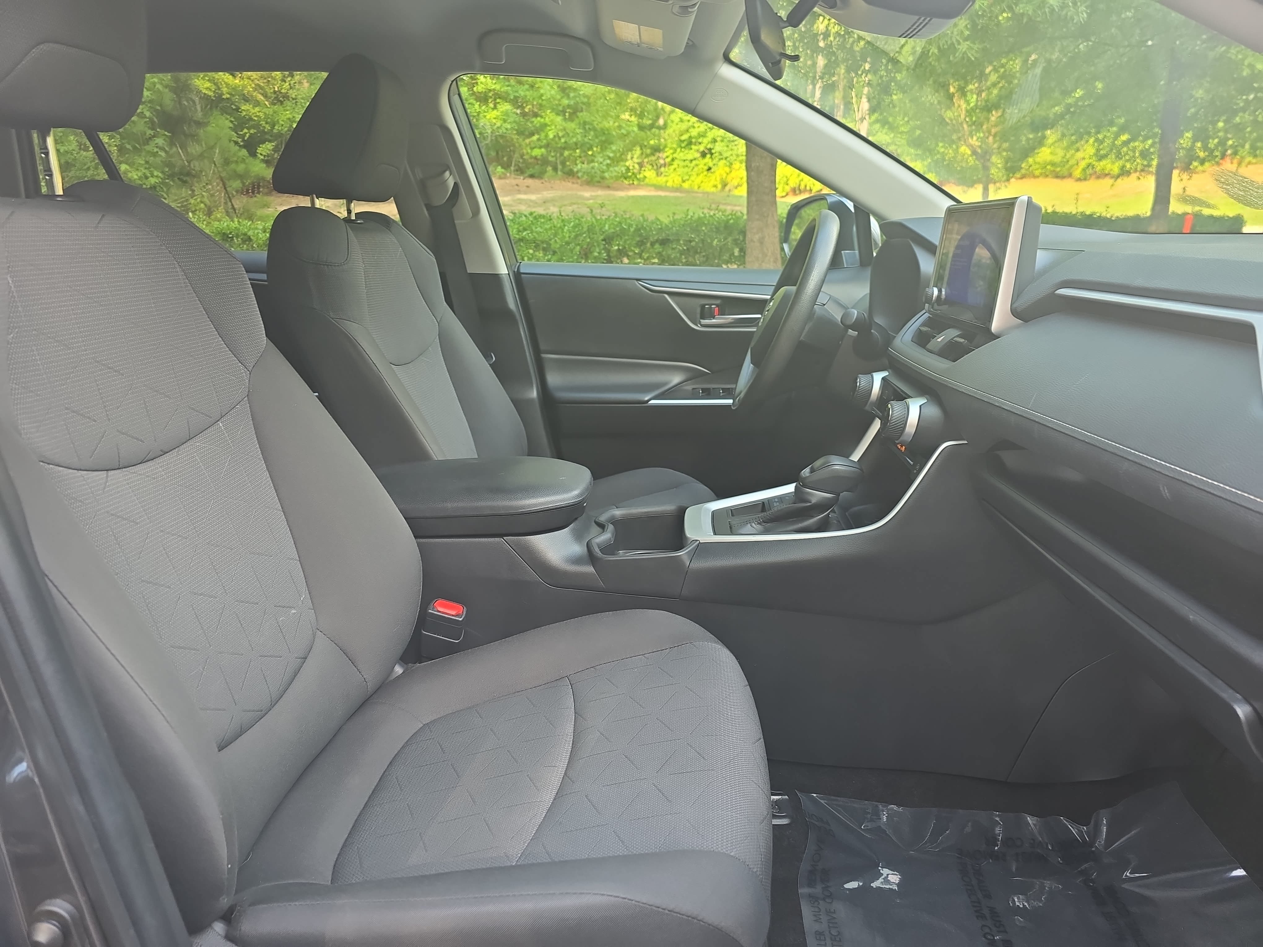 Used 2024 Toyota RAV4 XLE AWD/4WD image 10