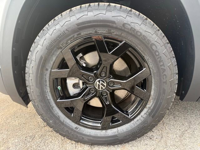 New 2026 Volkswagen Atlas Peak Edition image 8