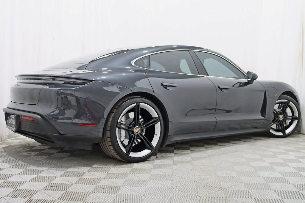 Used 2022 Porsche Taycan 4S image 9