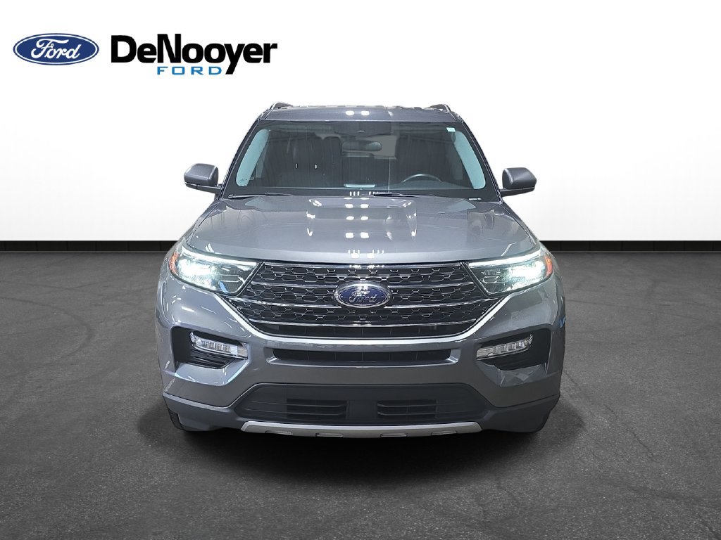 Used 2023 Ford Explorer XLT w/ Equipment Group 202A AWD/4WD image 2