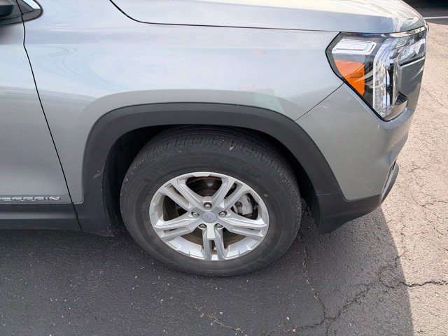 Used 2023 GMC Terrain SLE w/ Driver Convenience Package FWD image 13