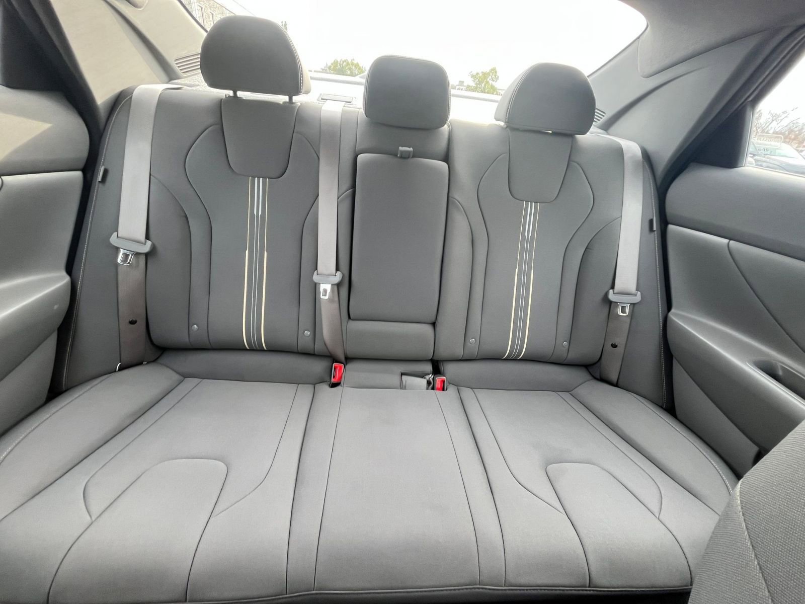 Used 2025 Hyundai Elantra SEL image 36