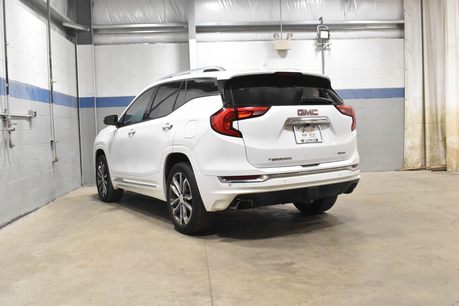 Used 2018 GMC Terrain Denali w/ Advanced Safety Package AWD/4WD image 24