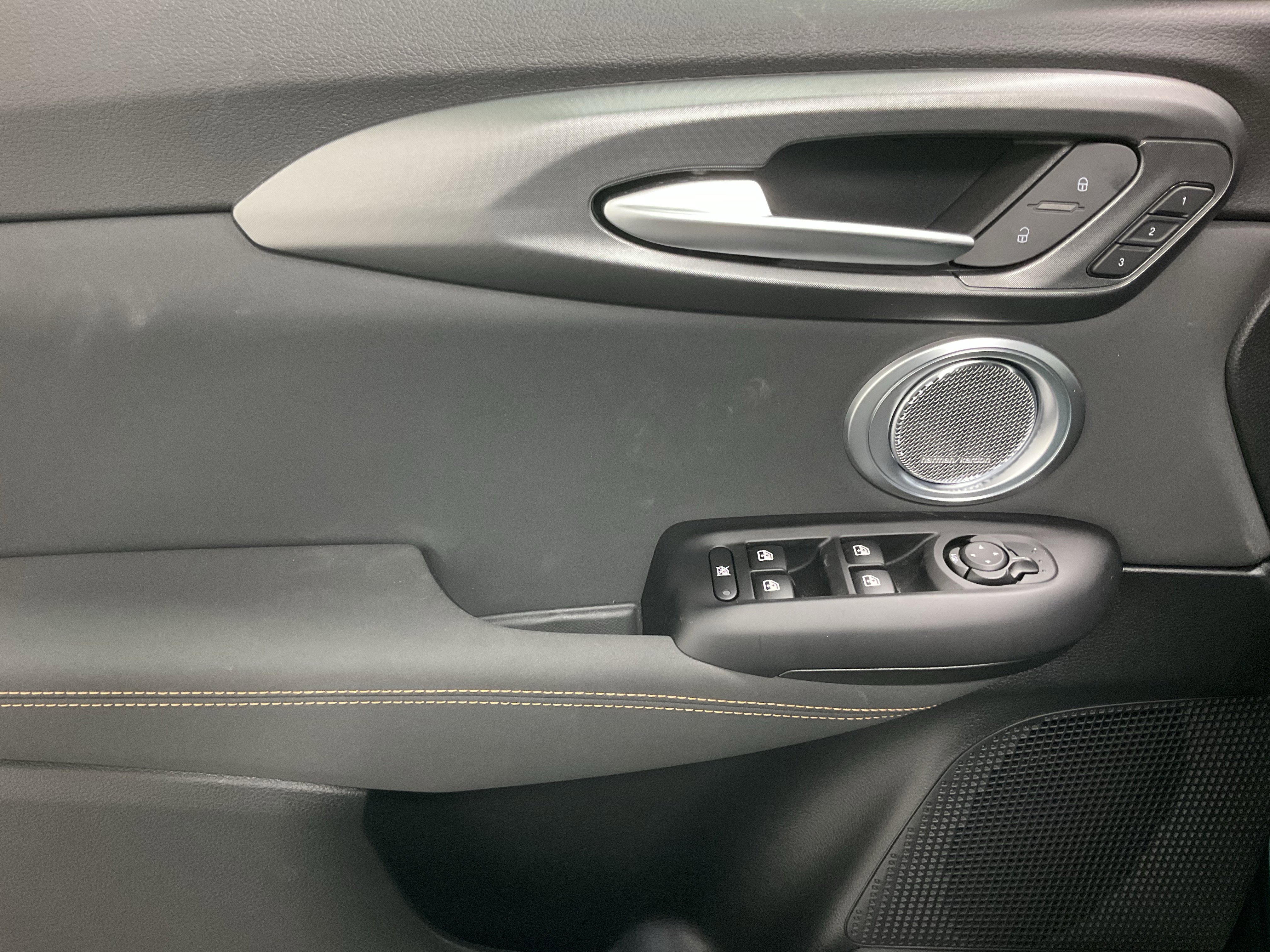 New 2026 Alfa Romeo Tonale Veloce Sport Utility w/ Quick Order Package 23H Volce image 17