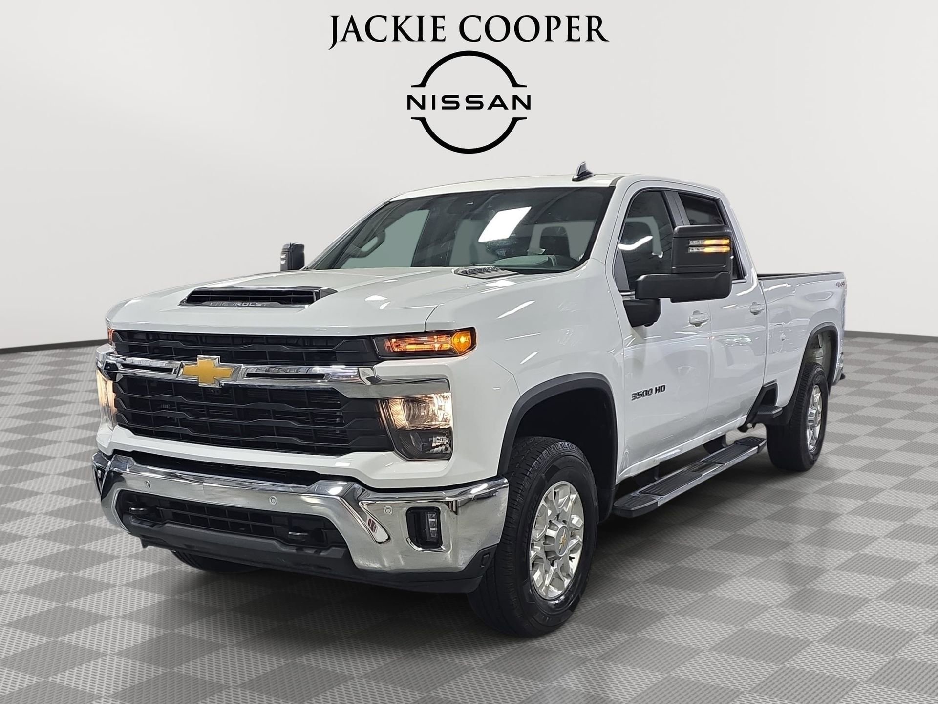 Used 2025 Chevrolet Silverado 3500 LT w/ Safety Package image 1