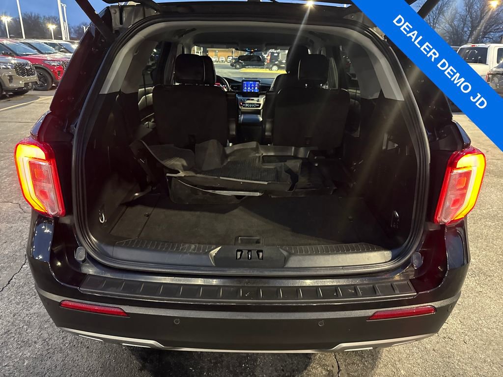 Used 2023 Ford Explorer XLT w/ Equipment Group 202A image 10