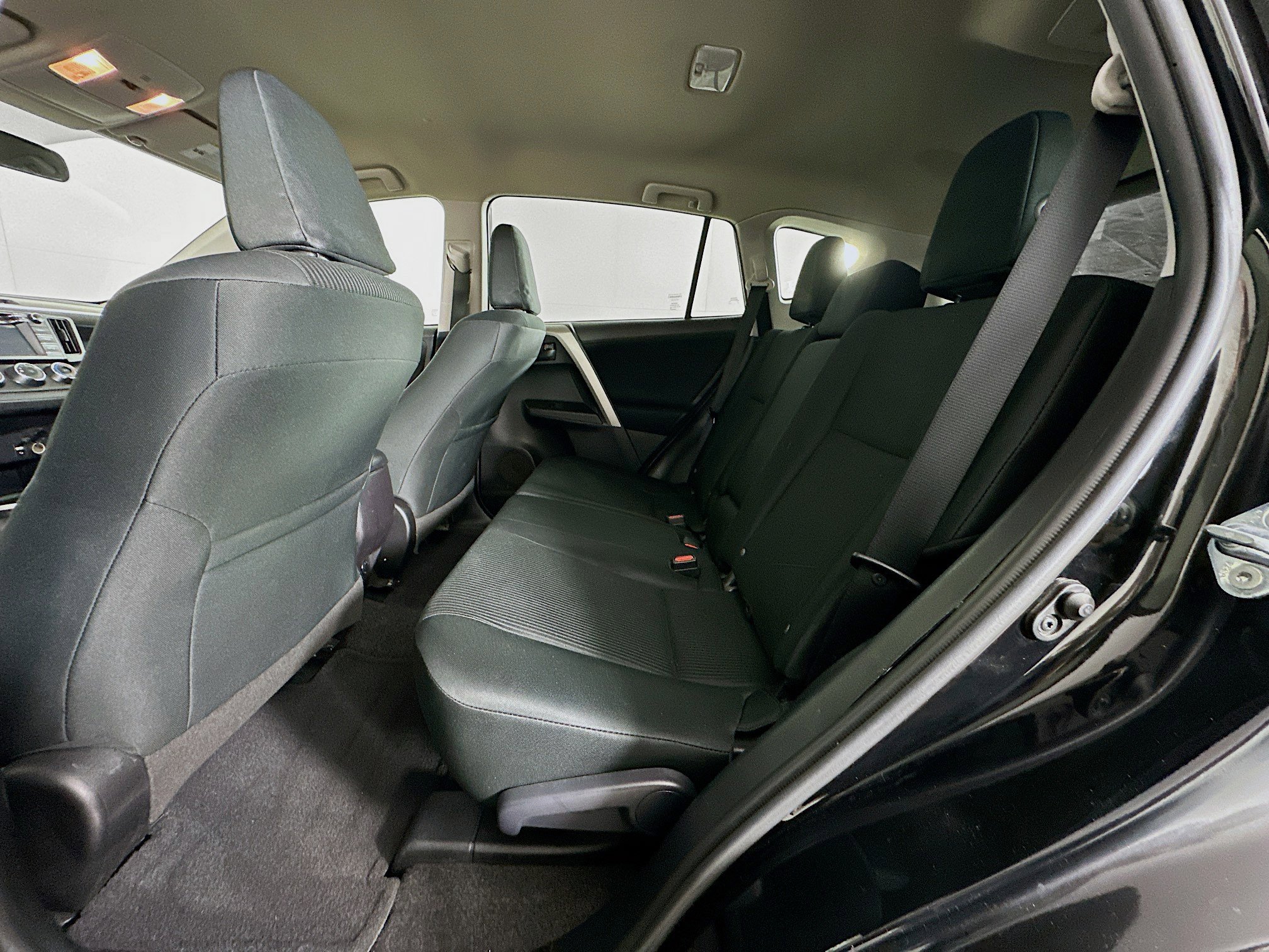 Used 2016 Toyota RAV4 LE image 26