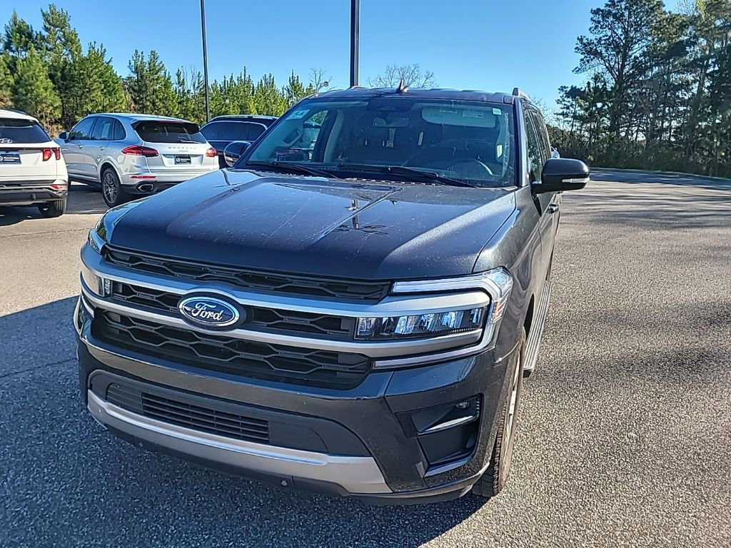 Used 2024 Ford Expedition XLT image 3