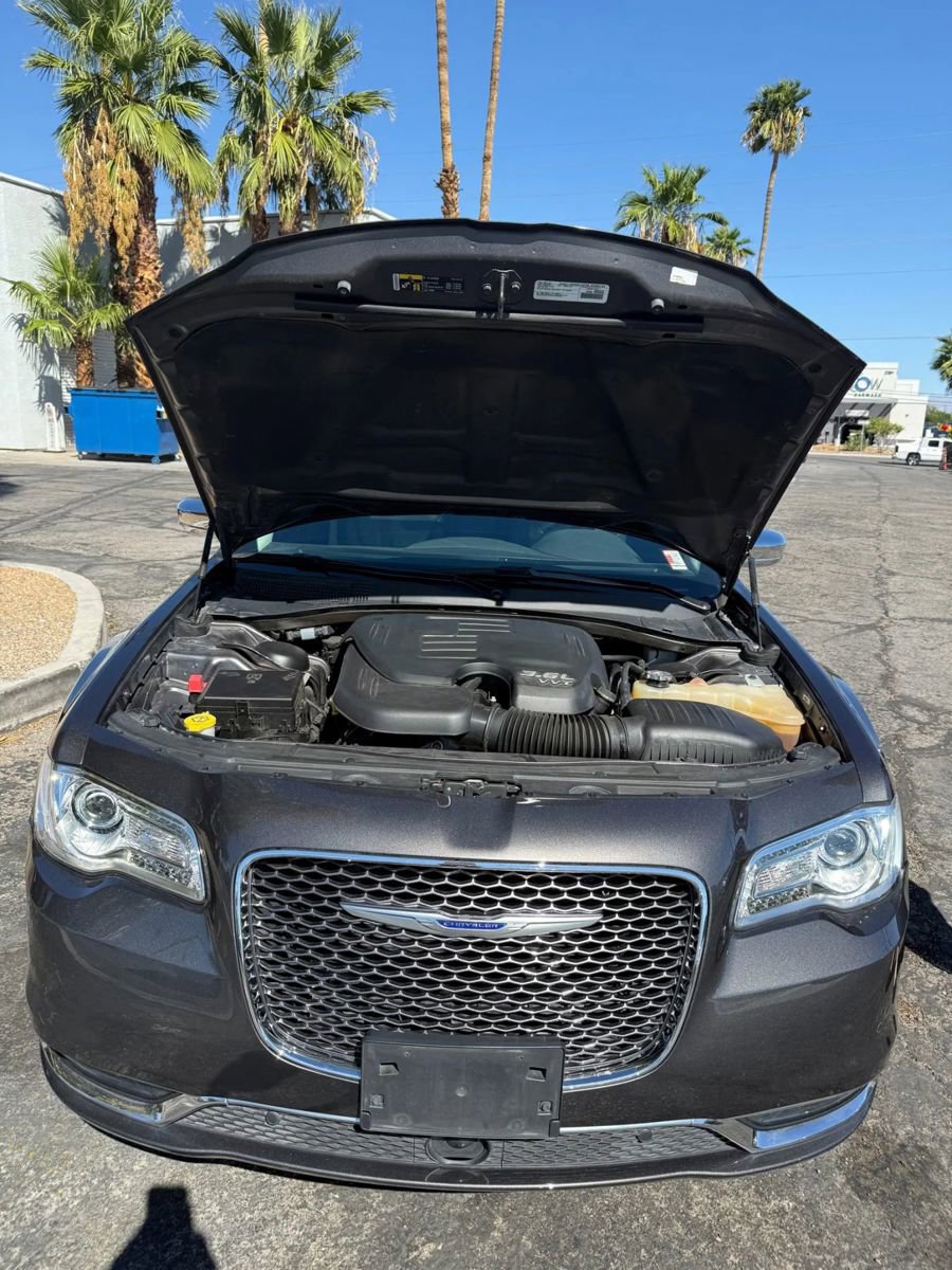 Used 2019 Chrysler 300 Limited w/ Safetytec Plus Group image 24