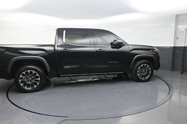 Used 2025 Toyota Tundra Limited AWD/4WD image 11