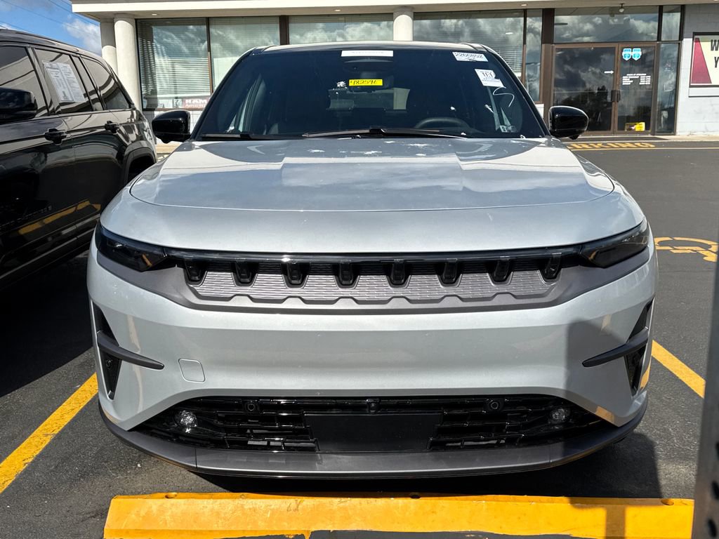 Used 2024 Jeep Wagoneer Launch Edition AWD/4WD image 3