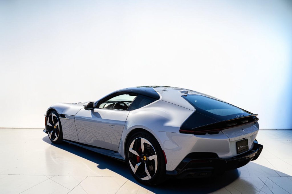 Certified 2025 Ferrari 12Cilindri RWD image 8