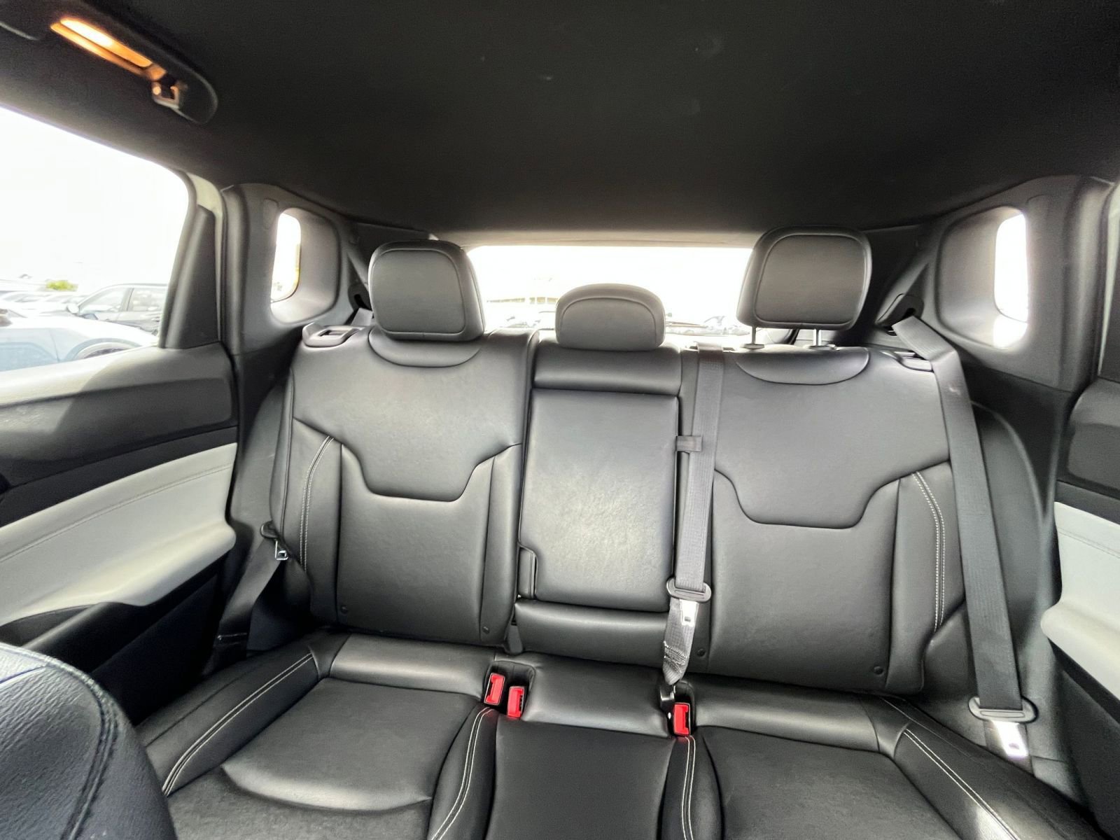 Used 2025 Jeep Compass Limited image 39