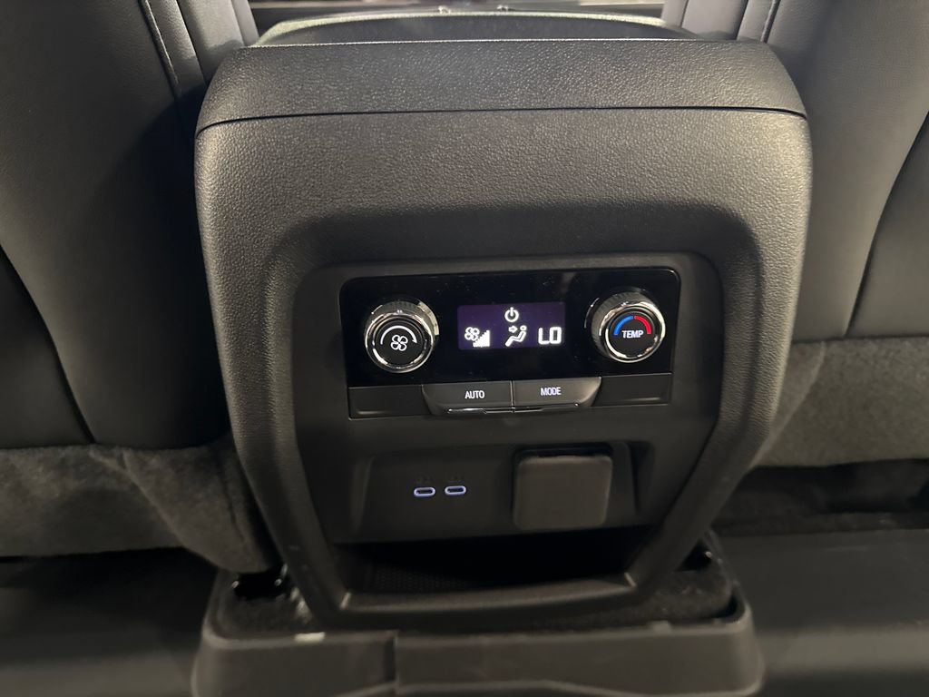 New 2026 Chevrolet Traverse Z71 w/ Driver Confidence Package AWD/4WD image 43