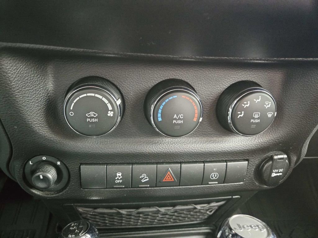 Used 2017 Jeep Wrangler Unlimited Sahara w/ Max Tow Package image 34