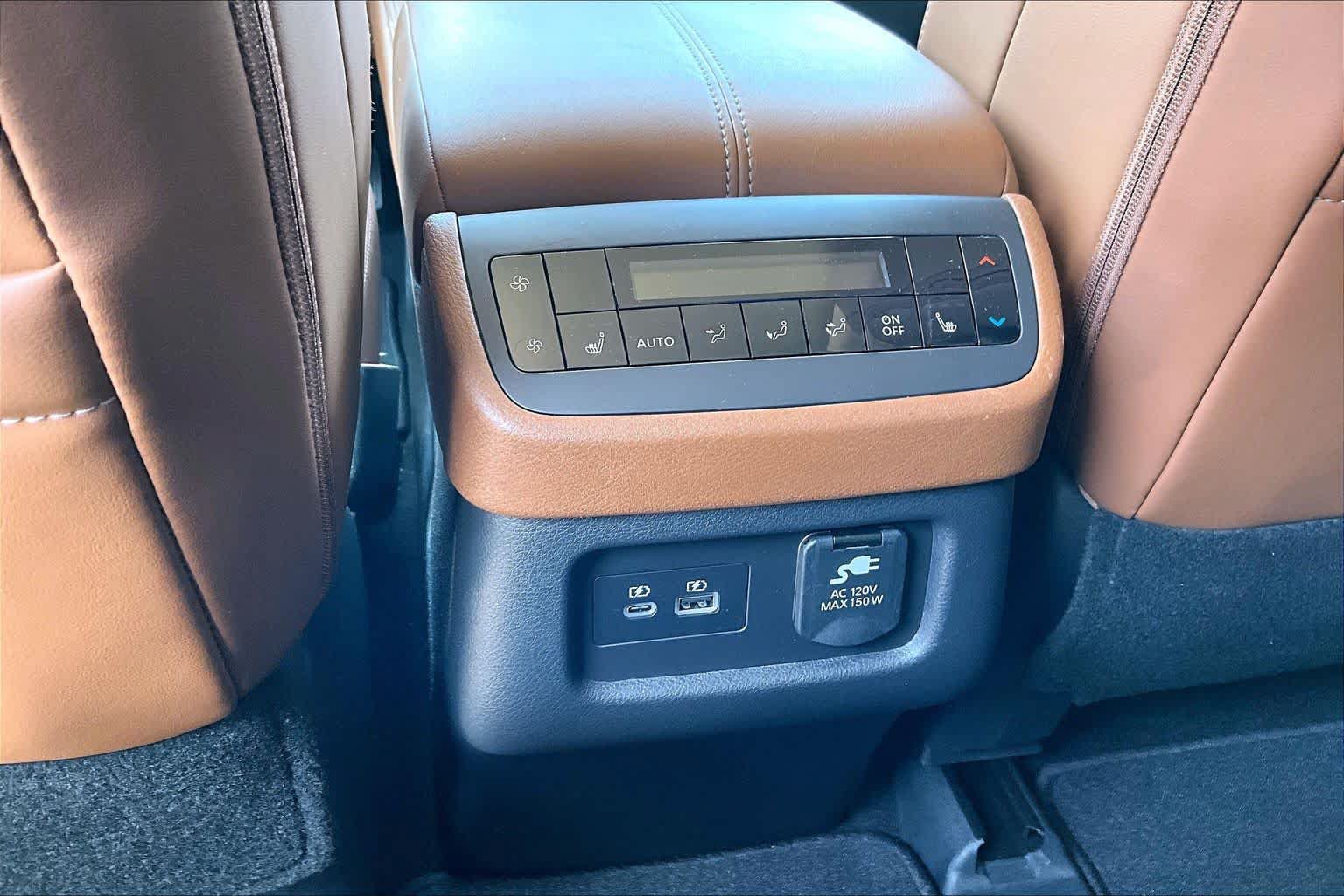 Certified 2025 Nissan Pathfinder Platinum AWD/4WD image 33