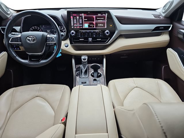 Used 2021 Toyota Highlander Platinum FWD image 9
