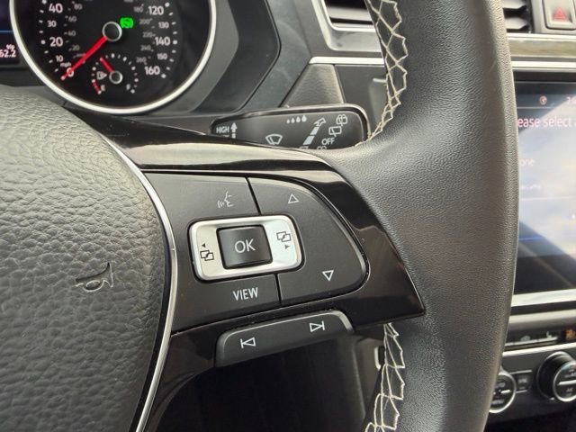 Used 2021 Volkswagen Tiguan SE w/ Panoramic Sunroof Package AWD/4WD image 15