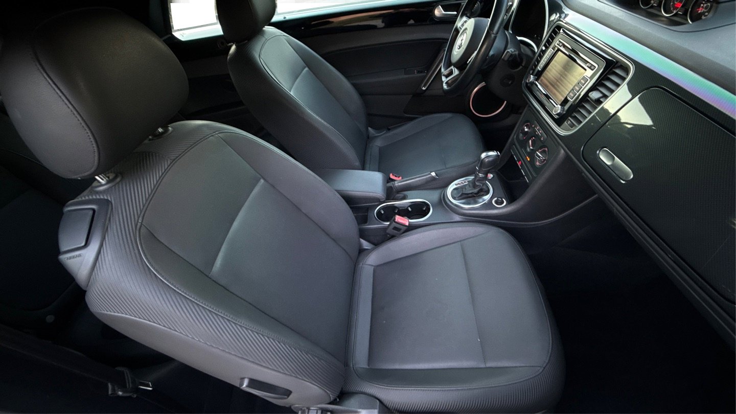 Used 2013 Volkswagen Beetle 2.0T image 18