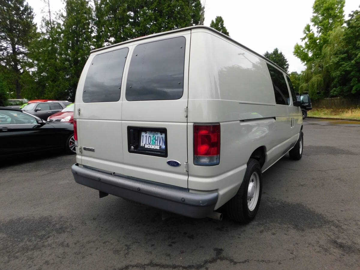 Used 2006 Ford E-150 and Econoline 150 RWD image 2