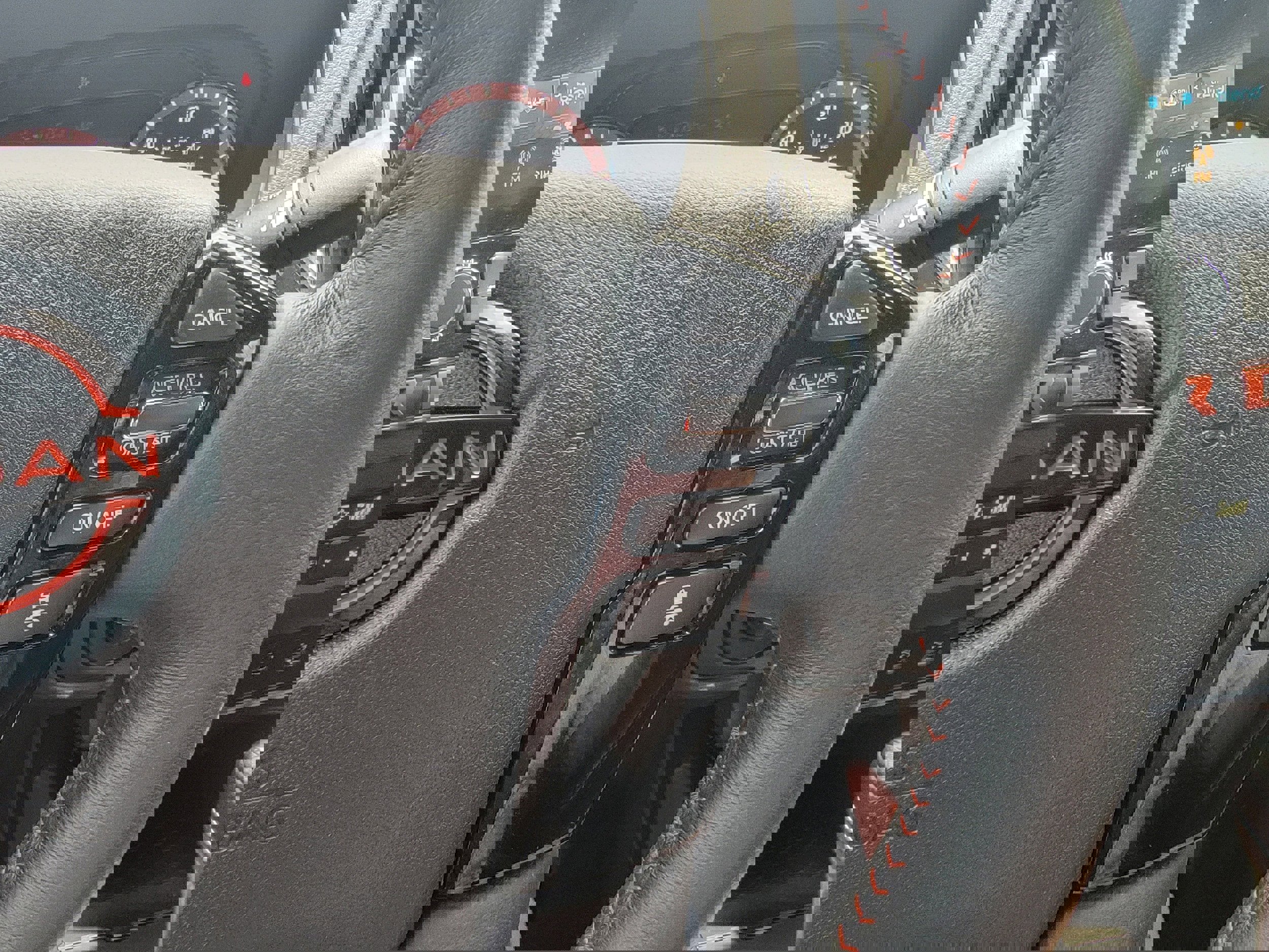 Used 2025 Nissan Frontier PRO-4X w/ Pro Convenience Package image 23