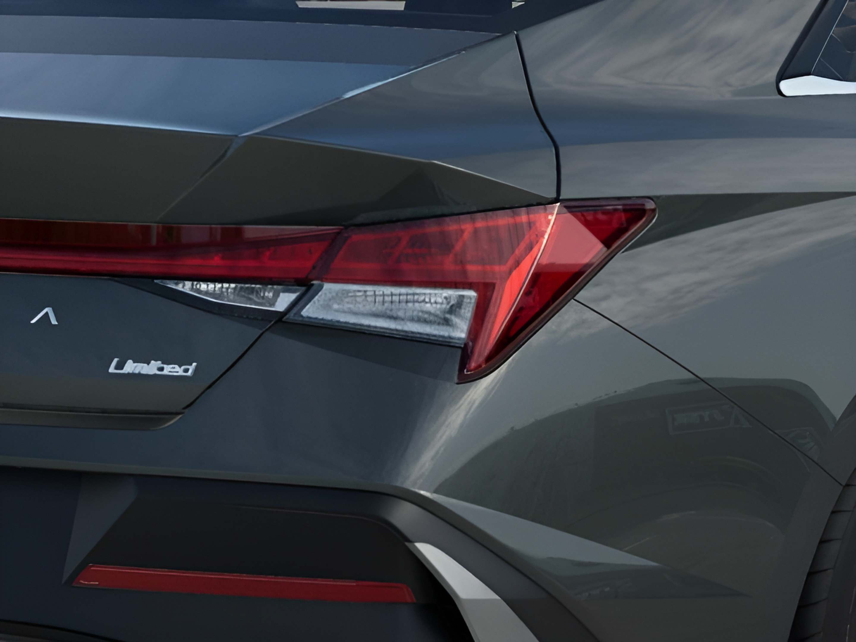New 2026 Hyundai Elantra Limited FWD image 17