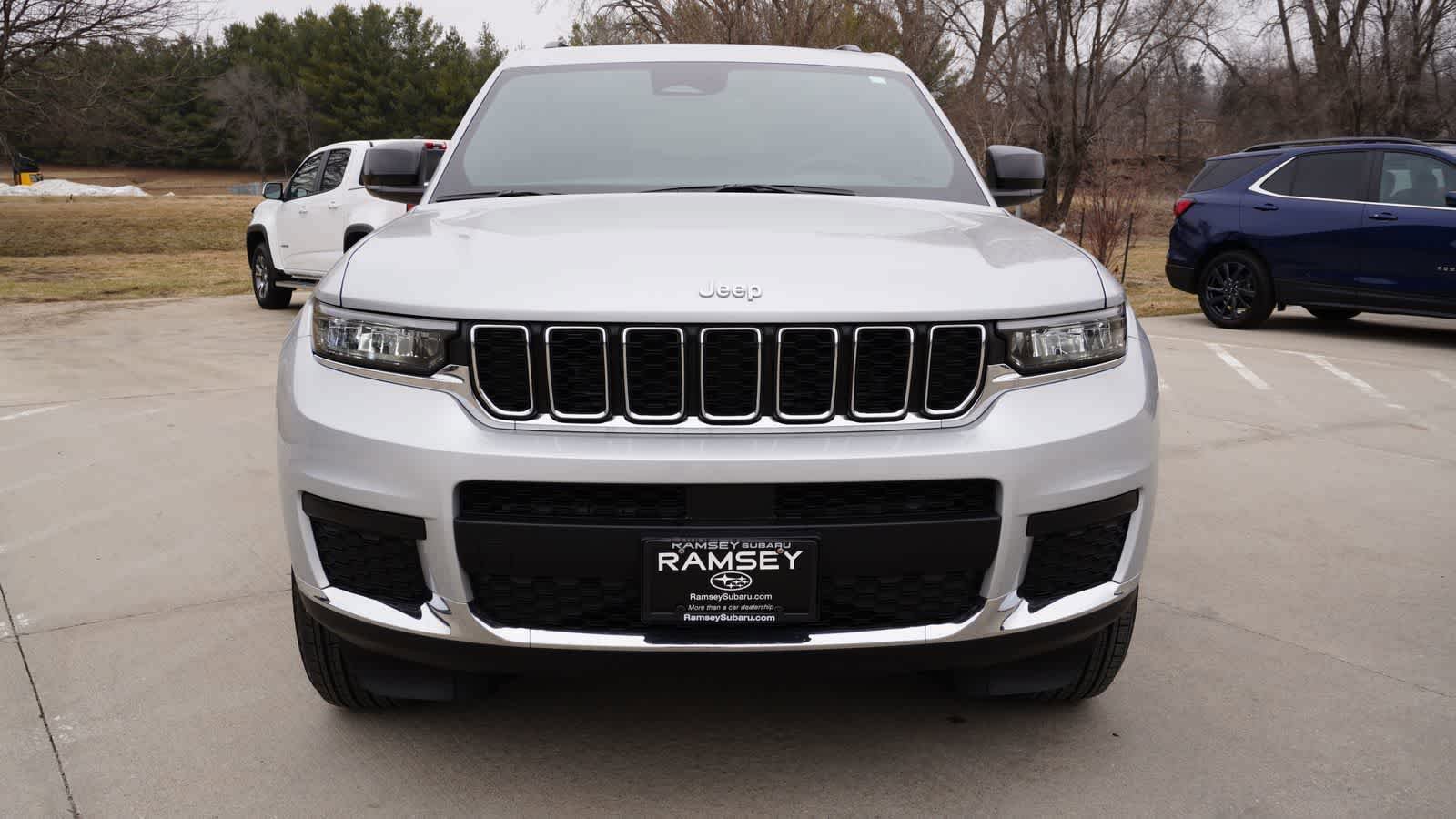 Used 2025 Jeep Grand Cherokee L Laredo w/ Luxury Tech Group I AWD/4WD image 9
