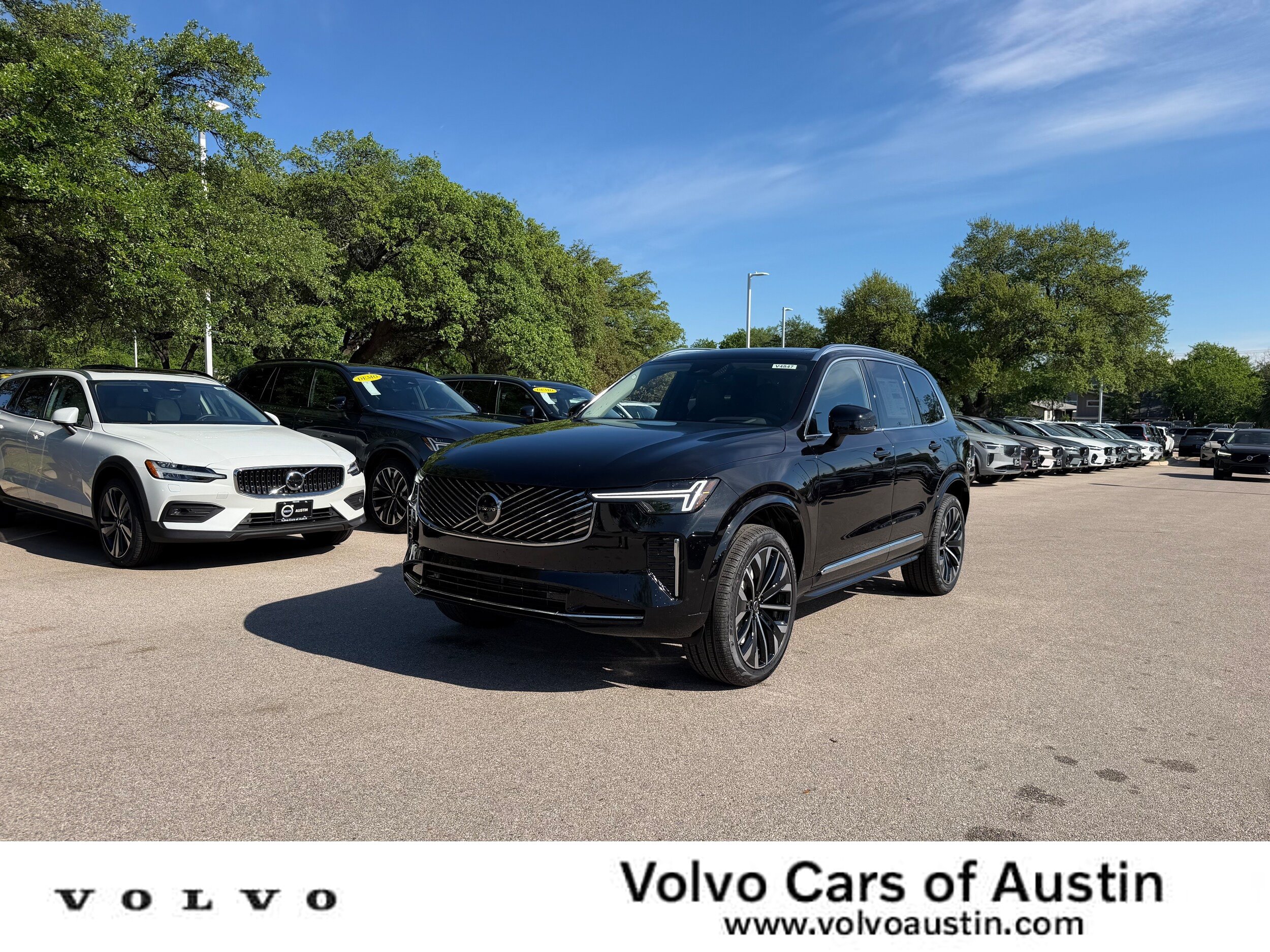 New 2026 Volvo XC90 B5 Ultra w/ Protection Package