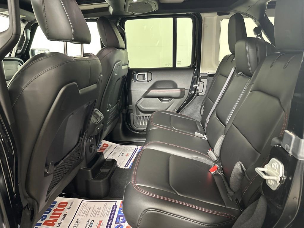 Used 2024 Jeep Wrangler Unlimited Rubicon w/ Convenience Group image 18