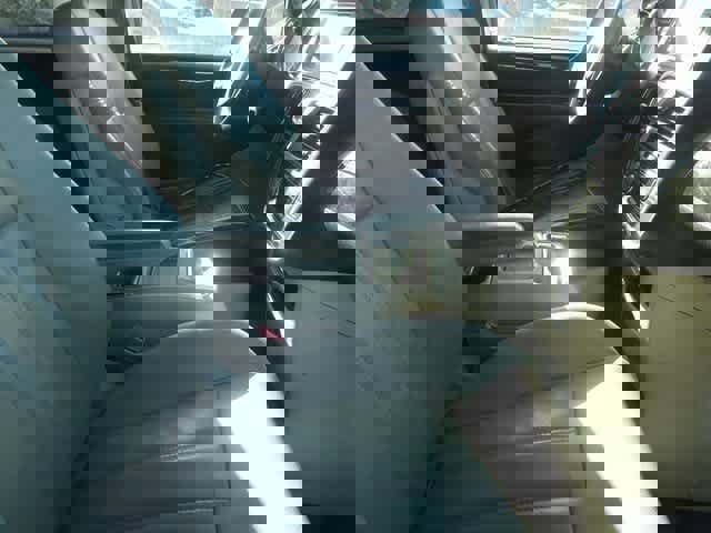 Used 2013 Chrysler Town & Country Touring image 5