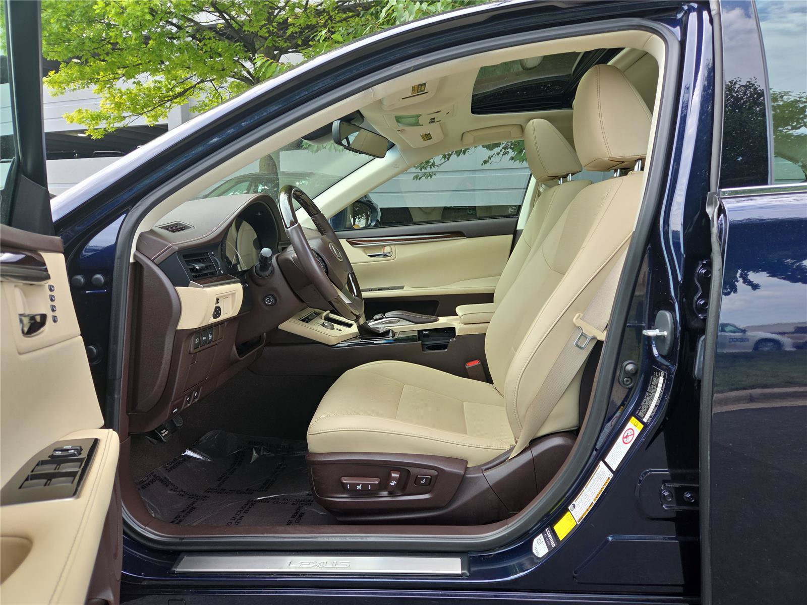 Used 2017 Lexus ES 350 w/ Navigation System Package FWD image 12