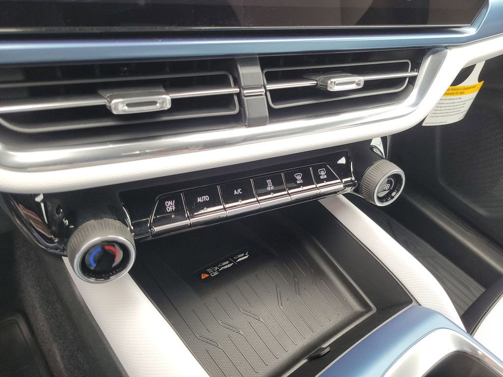 New 2026 Chevrolet Equinox EV LT image 11