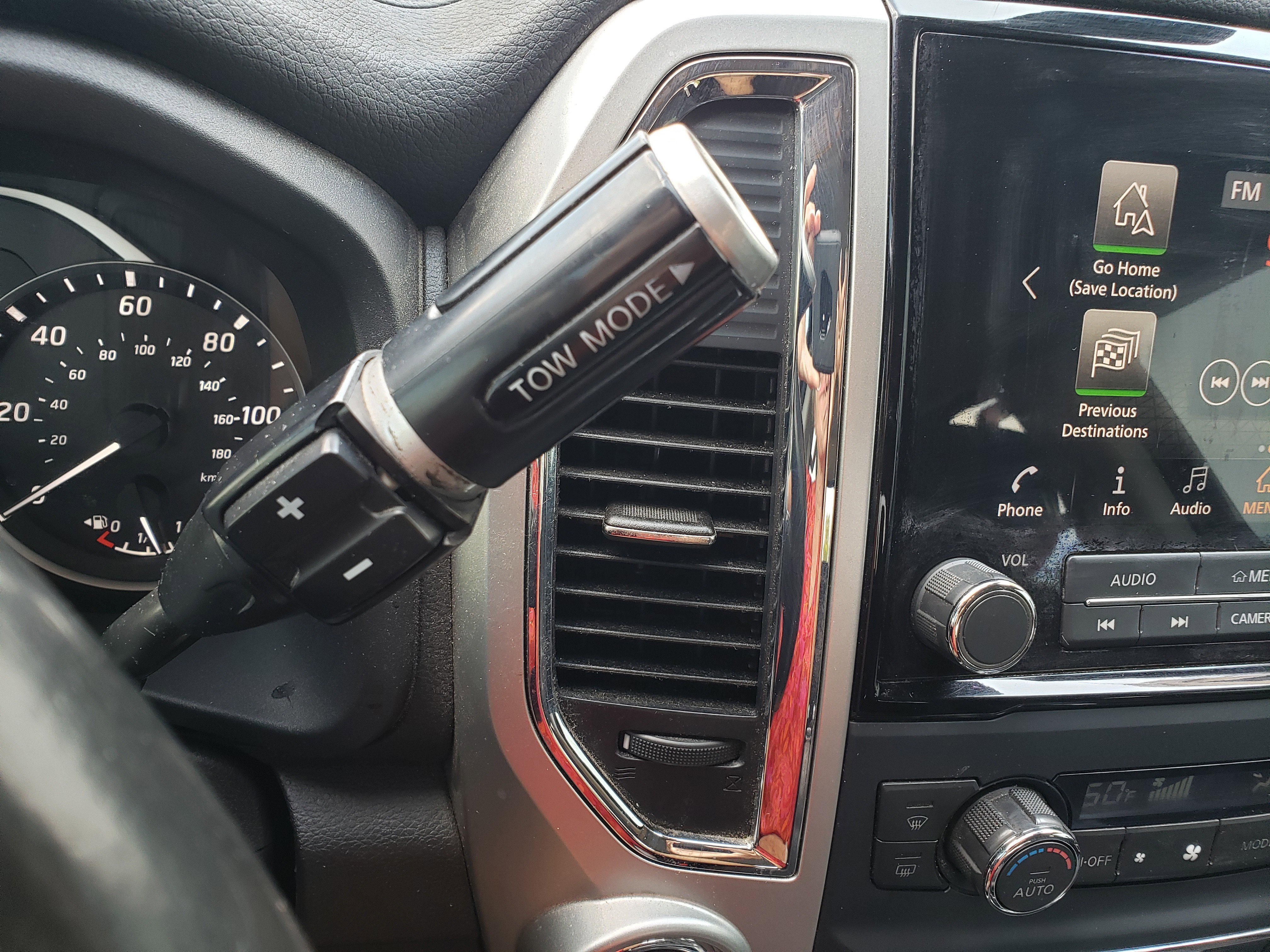 Used 2021 Nissan Titan SV w/ SV Convenience Package image 17