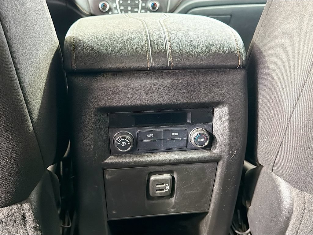 Used 2019 Chevrolet Traverse LT FWD image 26