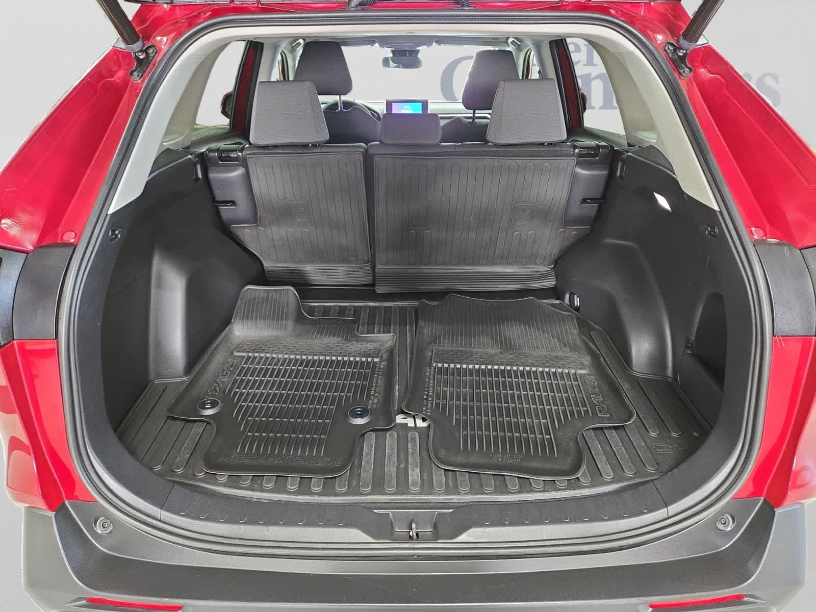 Used 2023 Toyota RAV4 XLE w/ Convenience Package AWD/4WD image 4