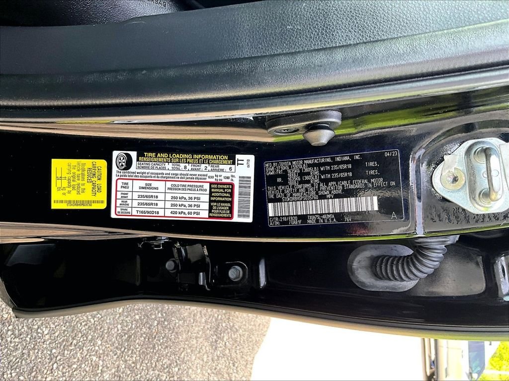 Used 2023 Toyota Highlander XLE AWD/4WD image 36